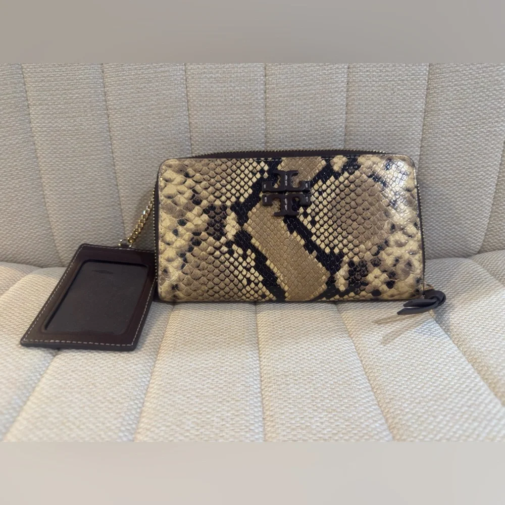 Tory Burch Thea Croc Embossed Continental Wallet